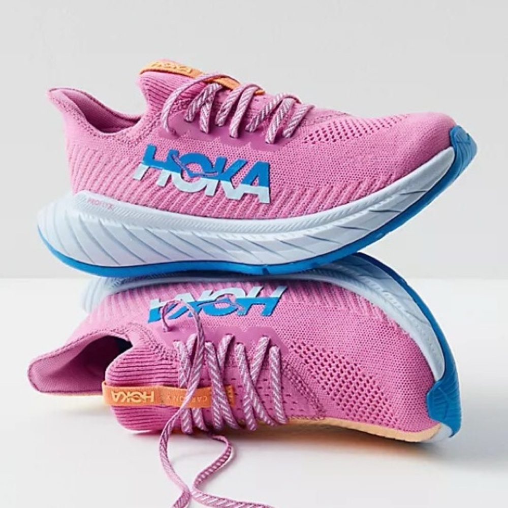 Hoka carbon 3 women’s size 9 pink blue
